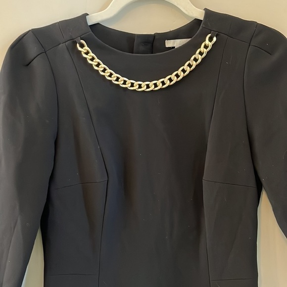 H&M Classy Fitted LBD Little Black Dress With Gold Chain size 6 - Picture 3 of 5